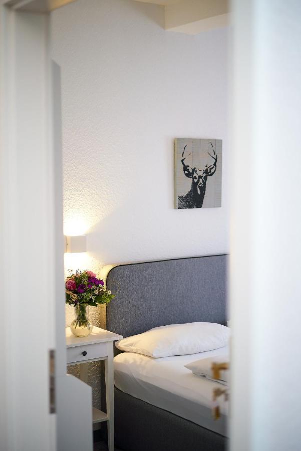Landgasthof Hirsch บาเดน-บาเดน ภายนอก รูปภาพ