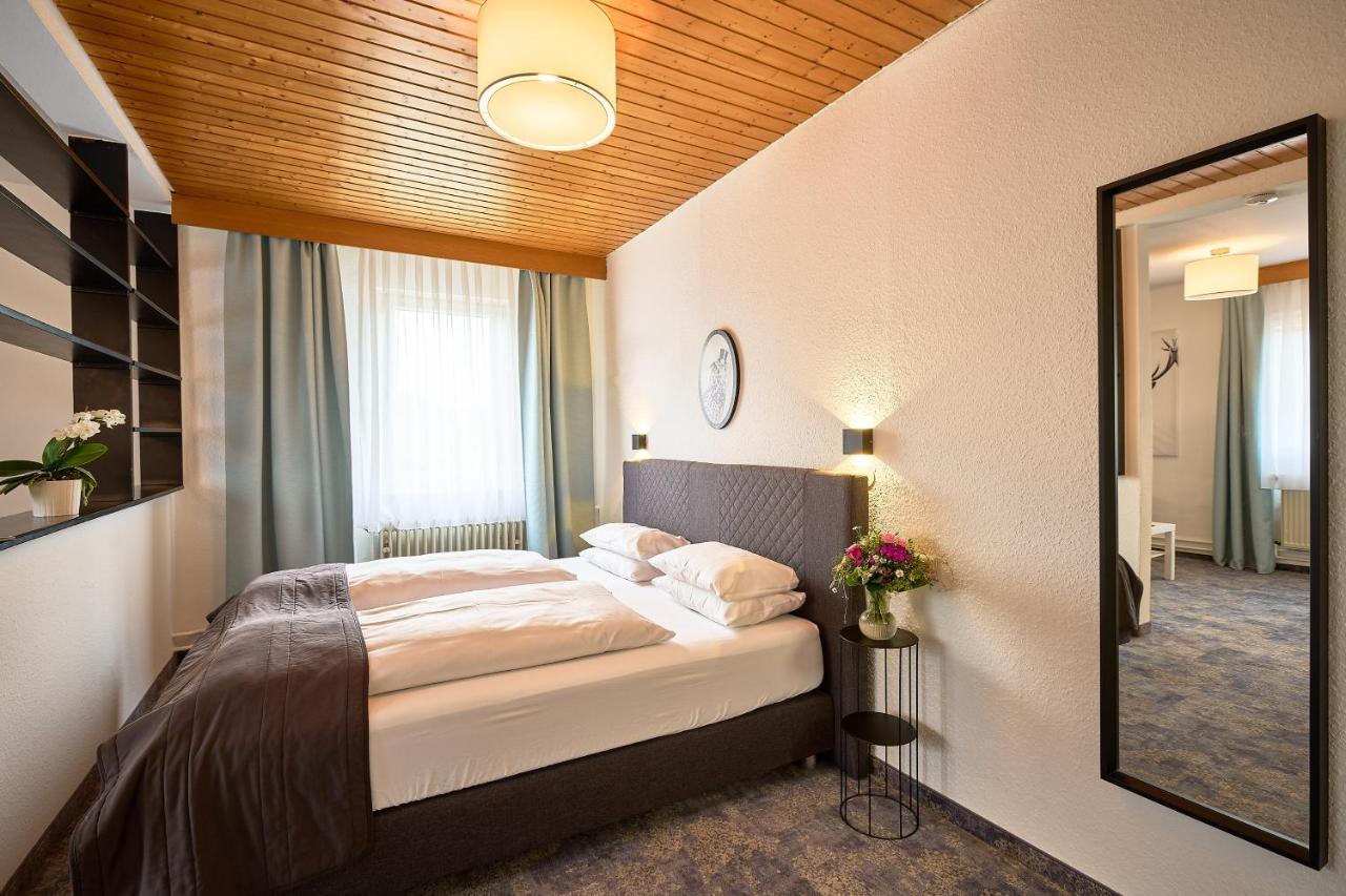 Landgasthof Hirsch บาเดน-บาเดน ภายนอก รูปภาพ